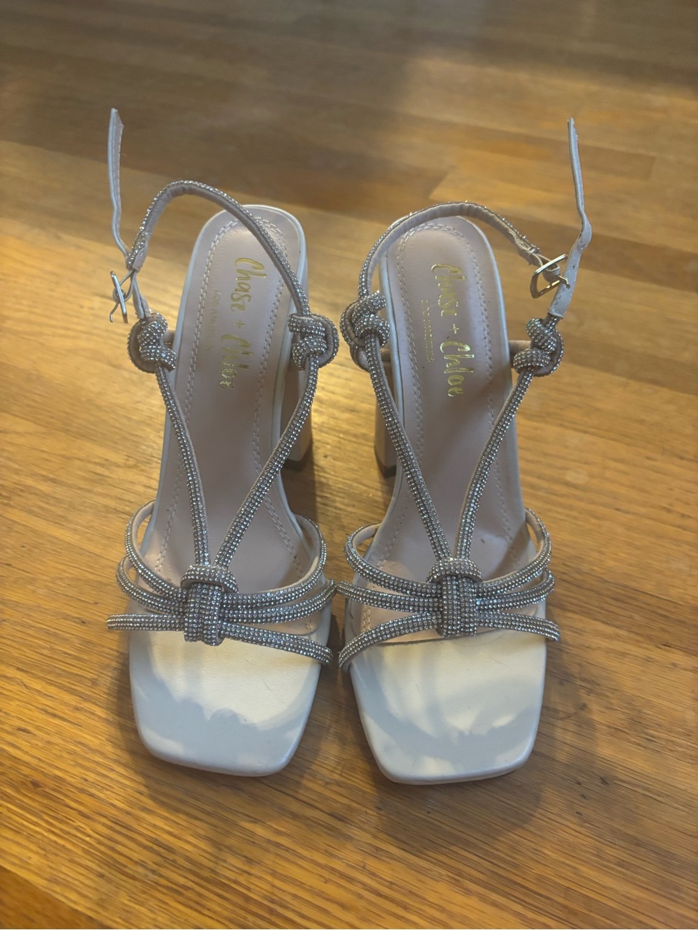 Chase and Chloe nude Strappy Knot Sandals size 6